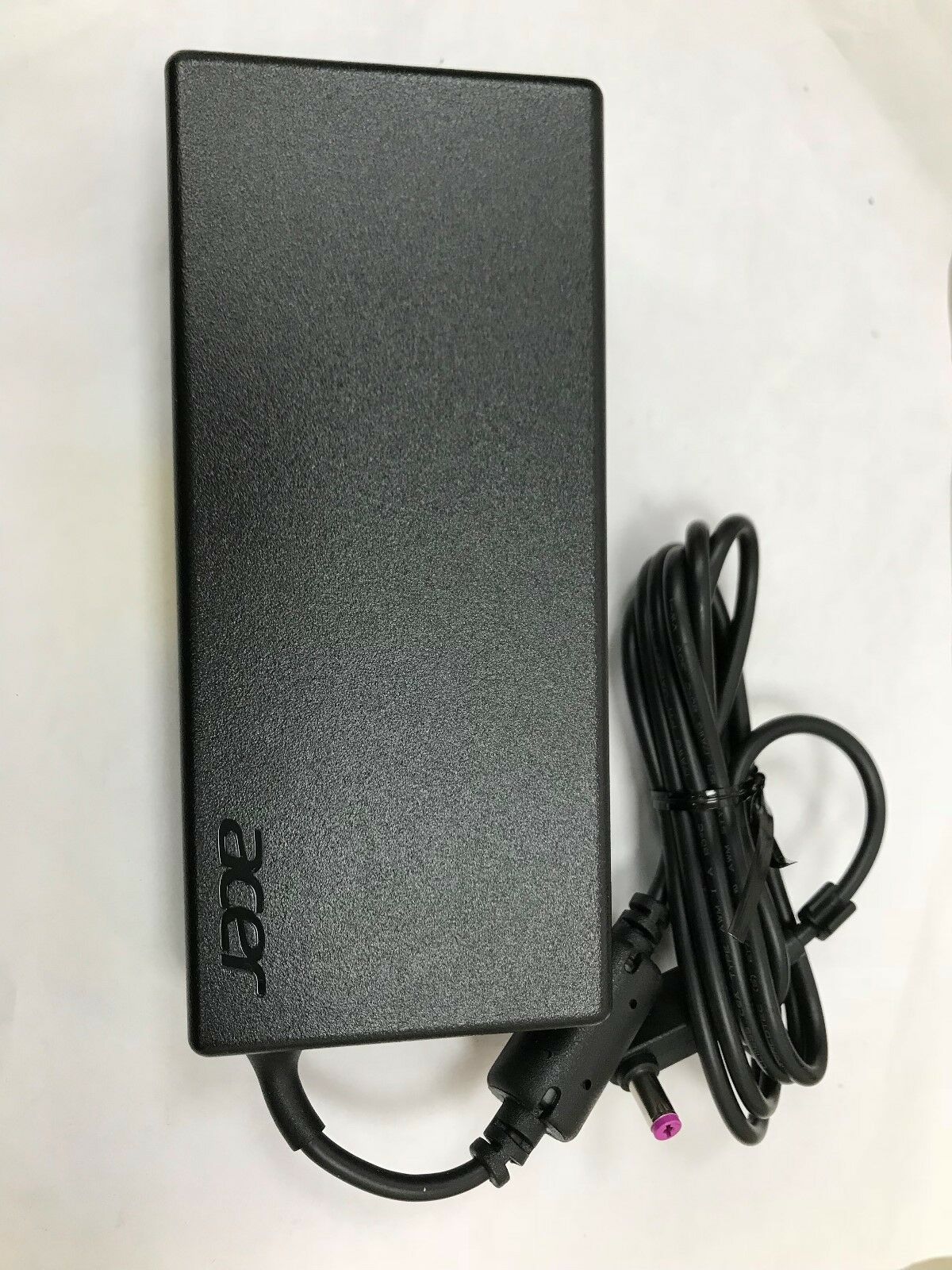 Acer 135W 19V 7.1A Laptop Adapter 
